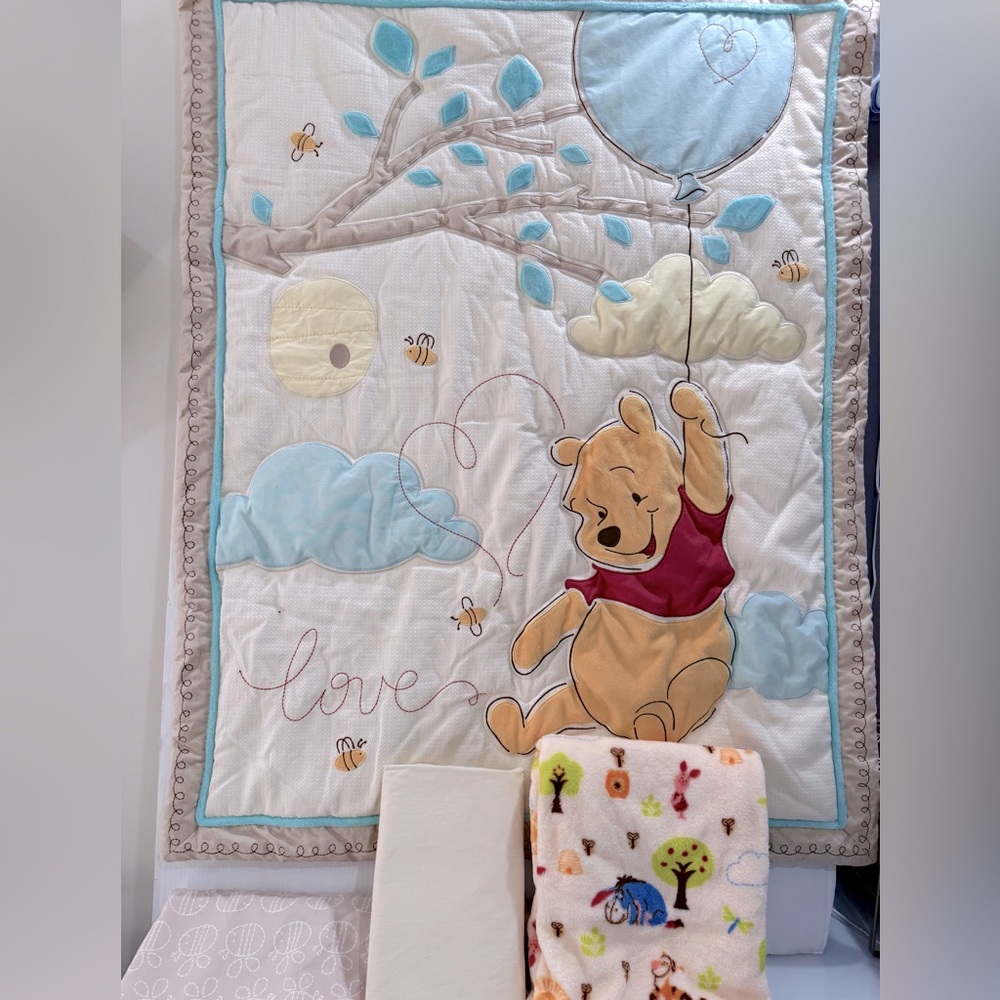 One of a kind very rare Winnie the Pooh 4 piece baby crib bedding set